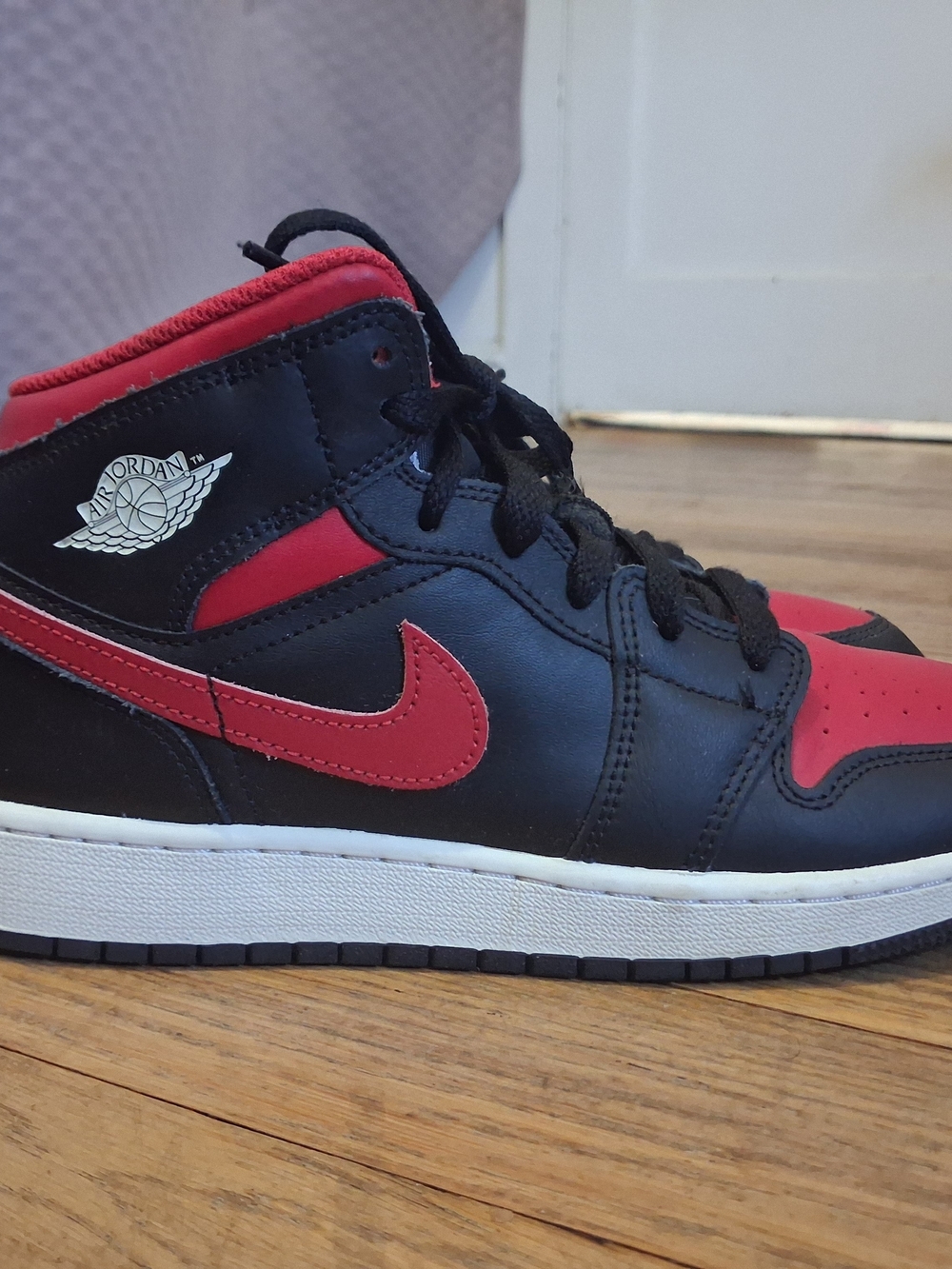 Air Jordan 1 Mid GS "Banned / Bred" – Size 7Y (Excellent Condition)
